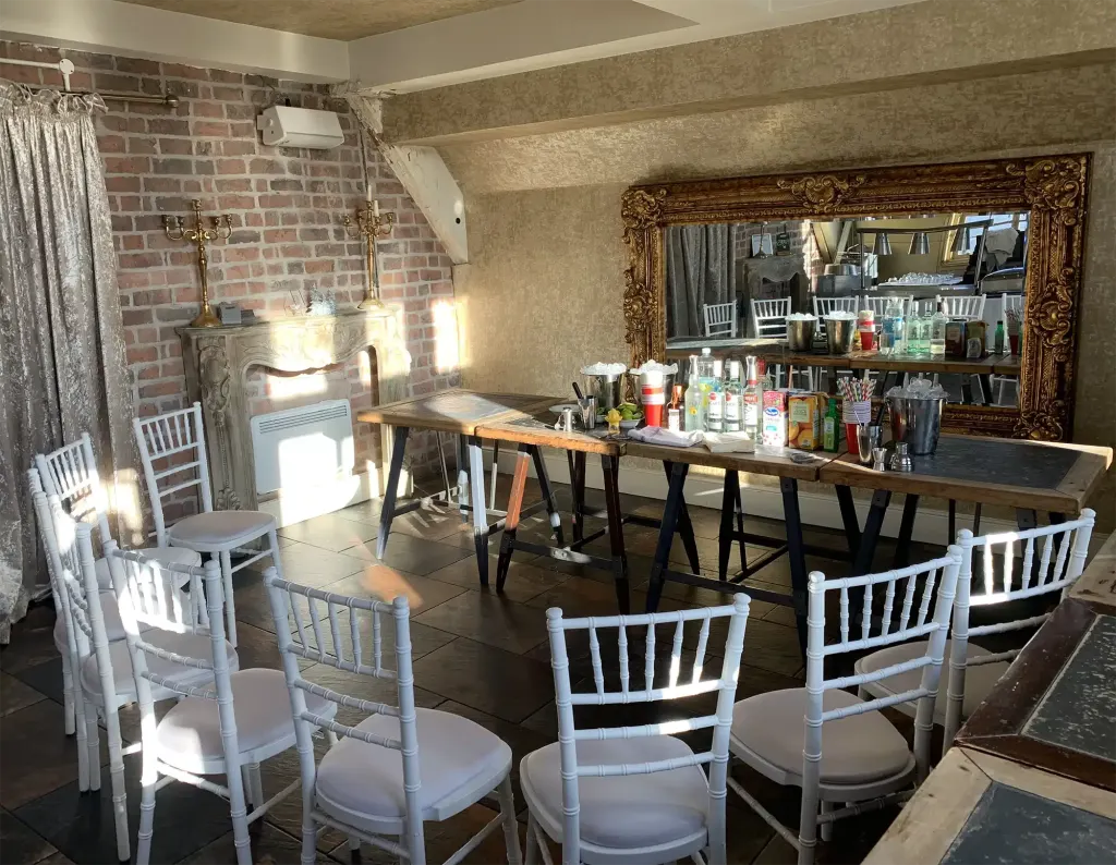 Sip, Shake, and Celebrate: Unleash the Fun with Our Hen Party Cocktail Class