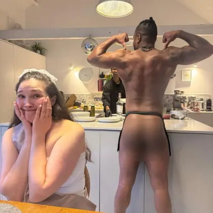 This escalated VERY quickly
She thought it was a sensible Tuesday meal at home with friends and family…
An hour later Tre walked in 💪😳
Central London hen plans upgraded very last minute - proof that spontaneous decisions are sometimes the b